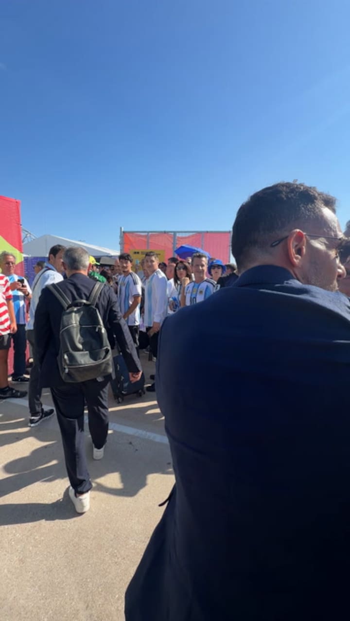 Tevez presente en la entrada al Dallas Stadium