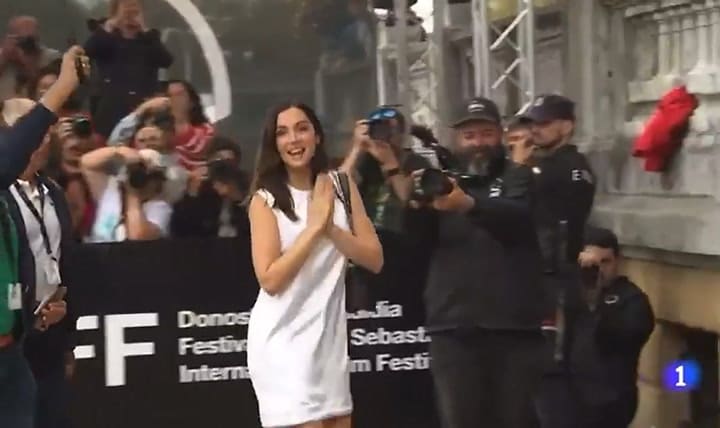 Ana de Armas llega al Festival de San Sebastián, pero no lo hace sola