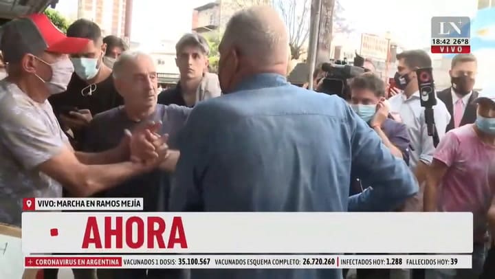 Masiva marcha de vecinos en Ramos Mejía por el asesinato del kiosquero Roberto Sabo