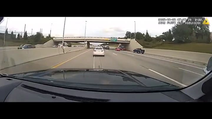 La policía de Michigan utilizó un dispositivo para frenar un auto