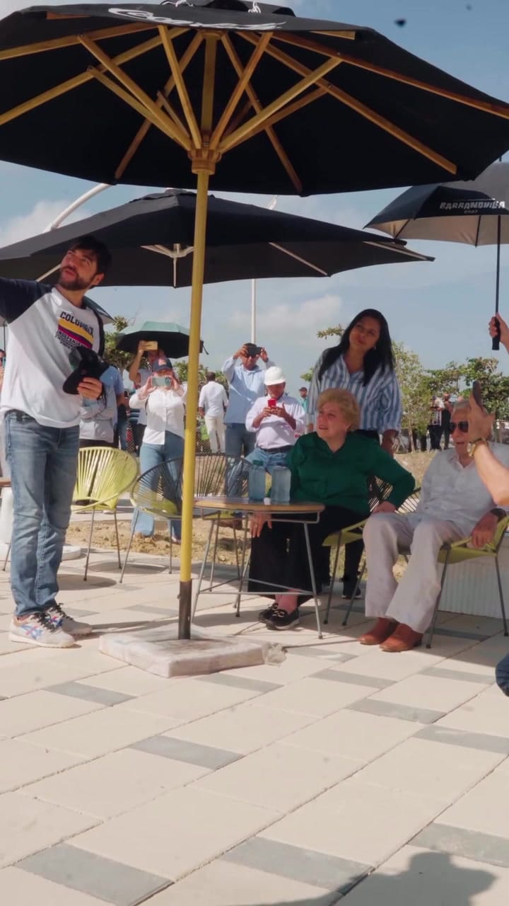 Así fue la inauguración de la estatua de Shakira