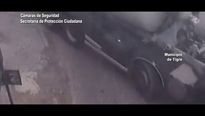 Lo atropelló un camión y se salvó de milagro