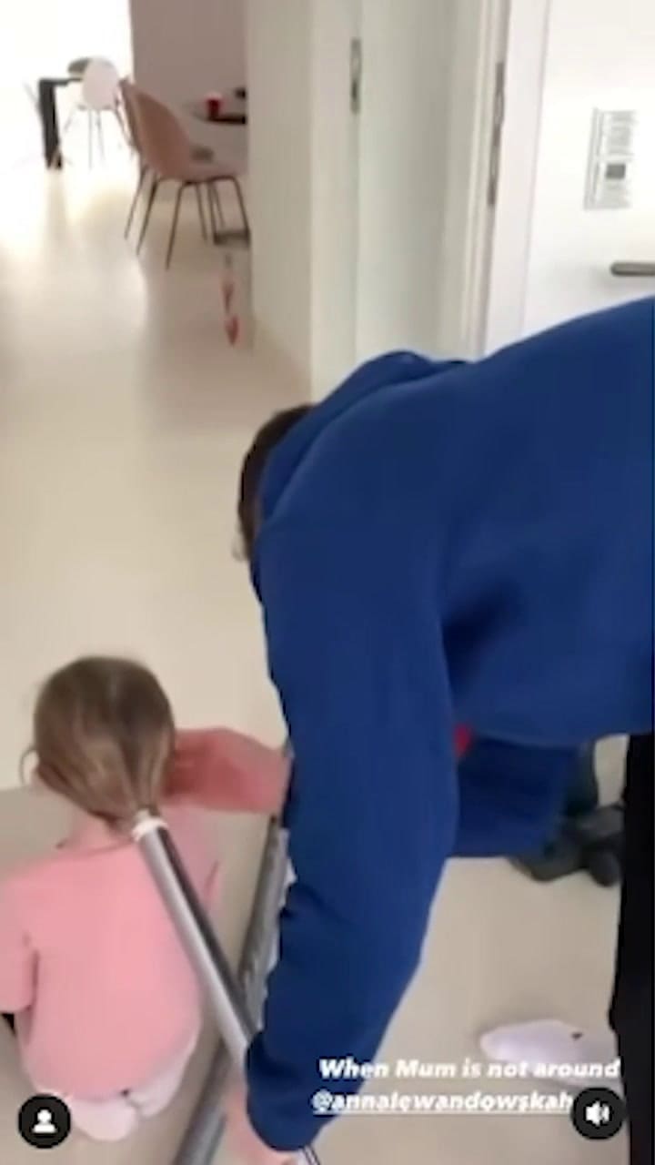 El truco de Lewandowski para peinar a su hija