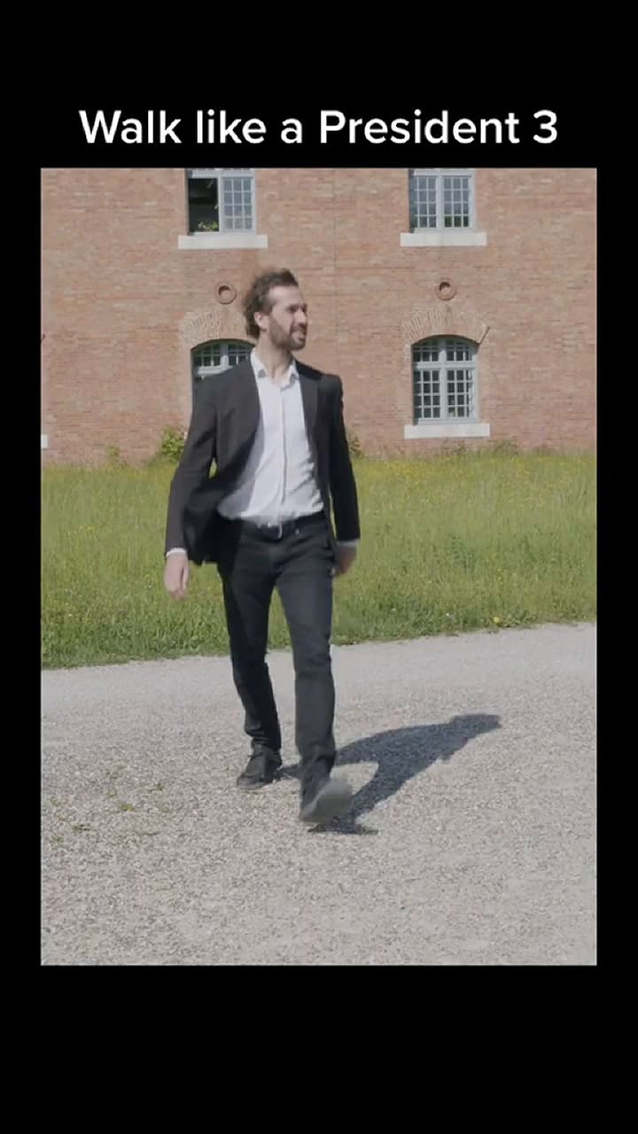 Un actor austríaco mita la forma de caminar de los presidentes e impacta a todos