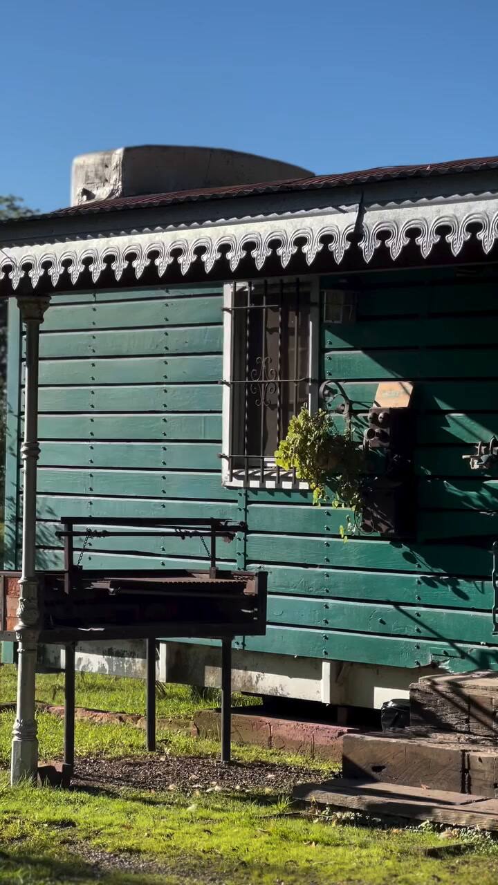 De tren a refugio rural: los vagones que sorprenden a cada visitante