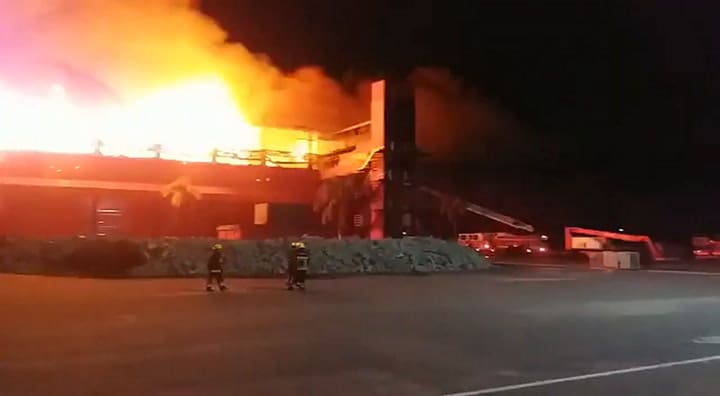Es un desastre'. Voraz incendio en el autódromo de Termas de Río Hondo