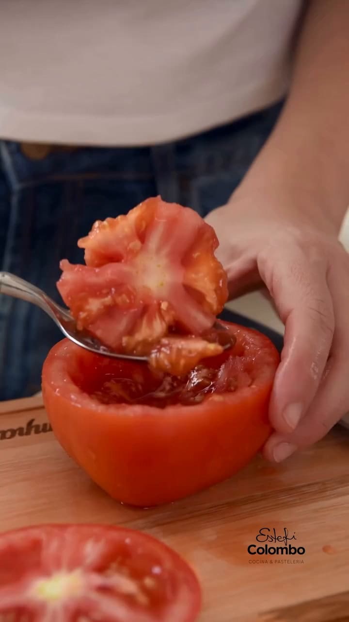 Tomates rellenos, la receta que no falla para las Fiestas