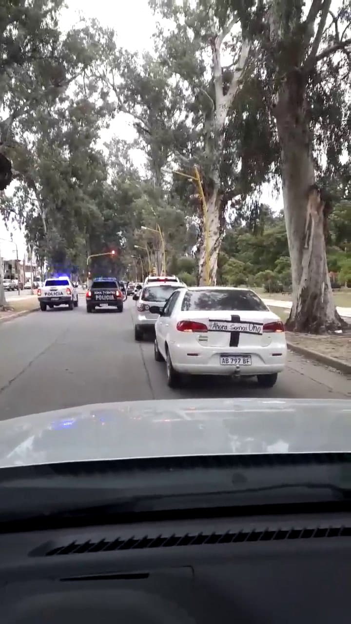La policía de Santiago del Estero bloqueó una caravana de médicos