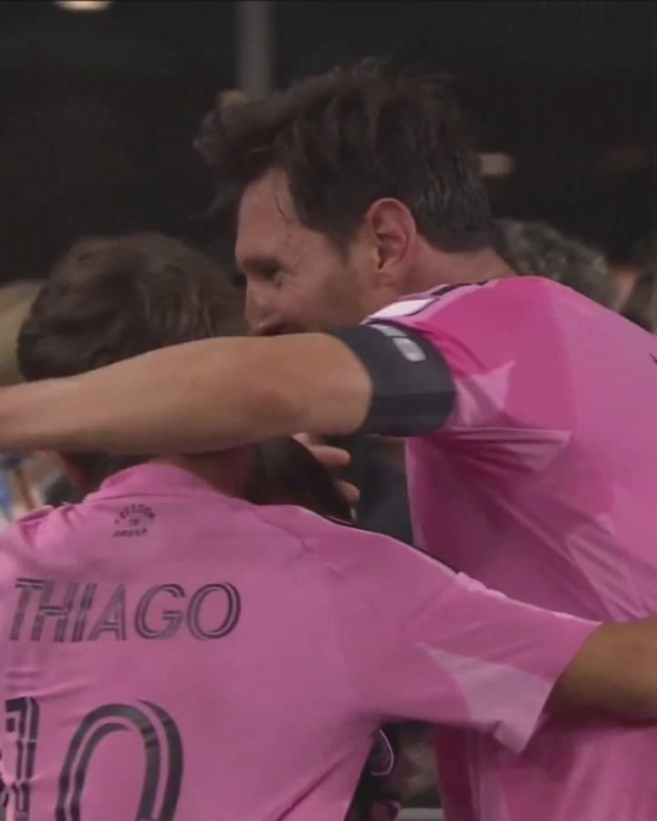 El tierno abrazo de Leo Messi con sus hijos (Video: MLS)
