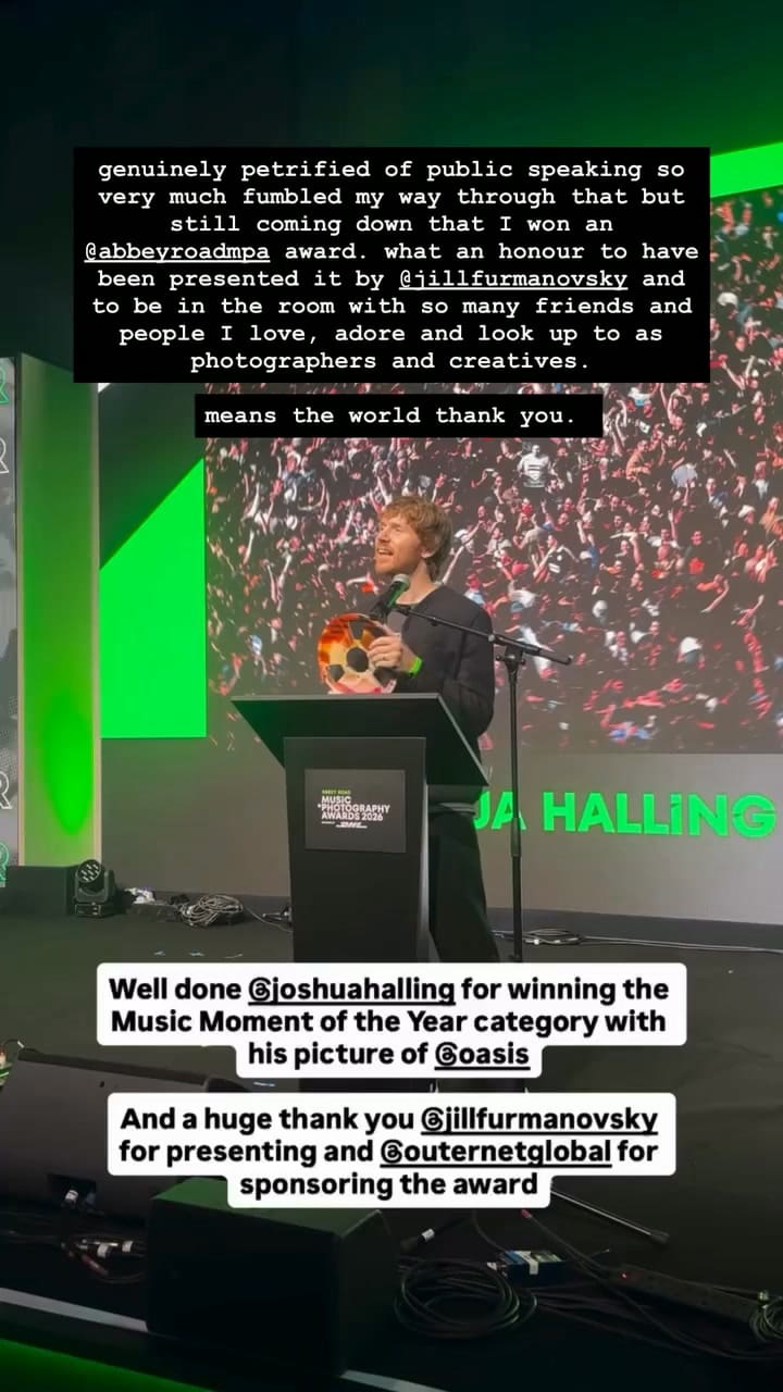 Así recibía Joshua Halling su premio por la foto del show de Oasis en Argentina