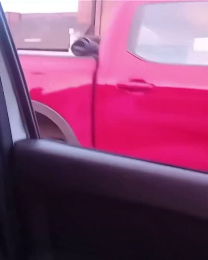General Madariaga: rompió la camioneta de su expareja con un martillo