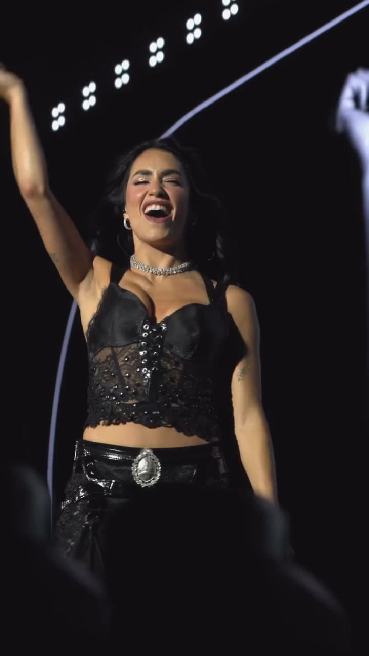 Así iniciaba Lali Espósito su último show del año