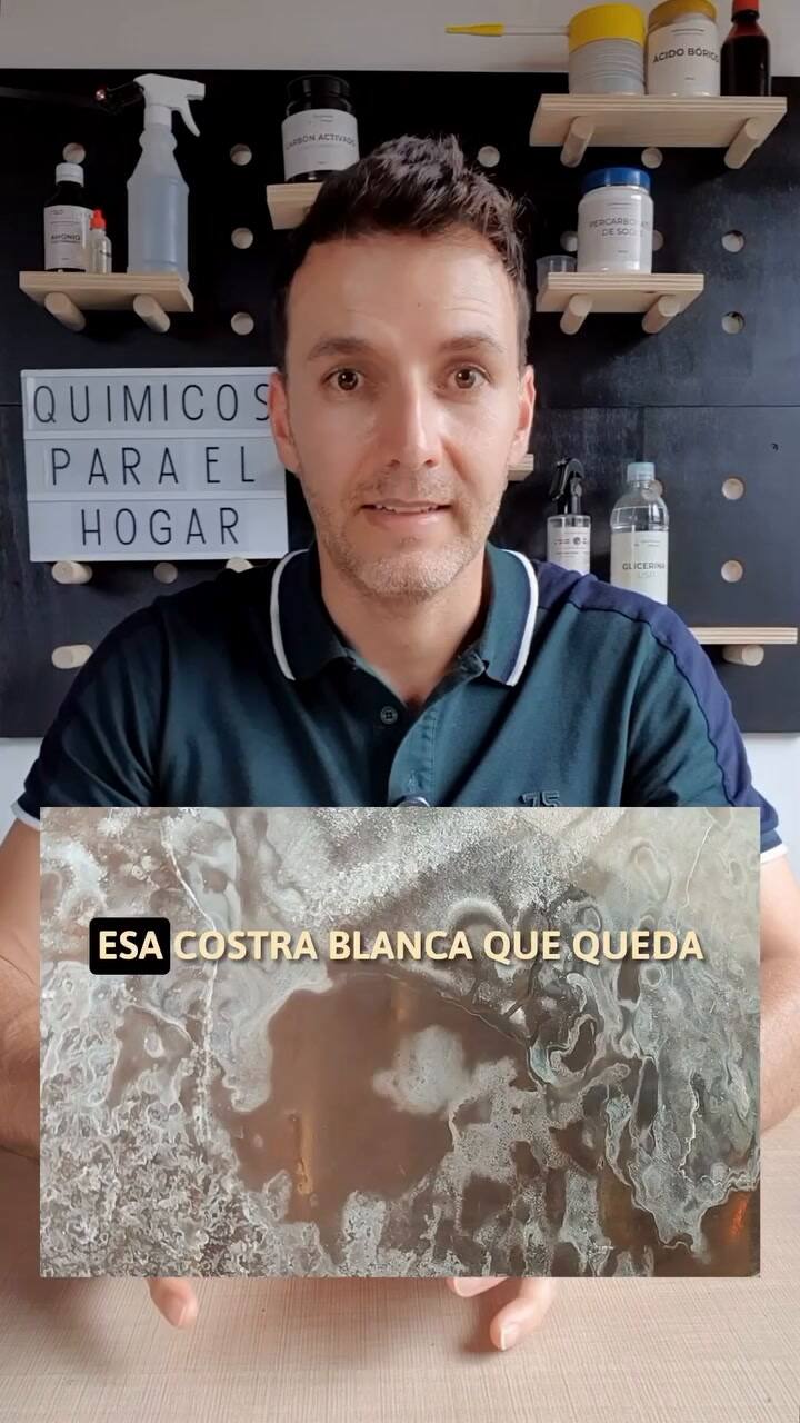 El truco para desengrasar mamparas, según un ingeniero químico