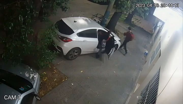 Asalto a una pareja con un bebé en Villa Luzuriaga, La Matanza