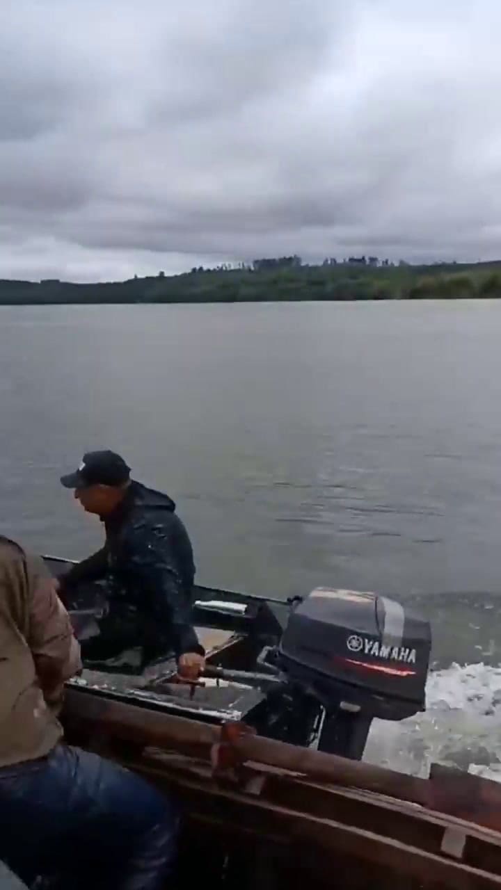 Misiones: el momento en el que Prefectura intercepta a los presuntos contrabandistas paraguayos