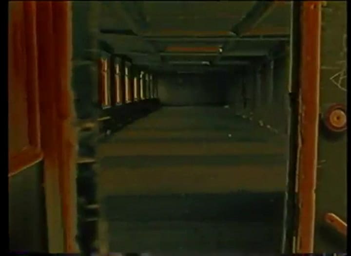 Joy Division - 'Love Will Tear Us Apart', videoclip remasterizado de 1995: