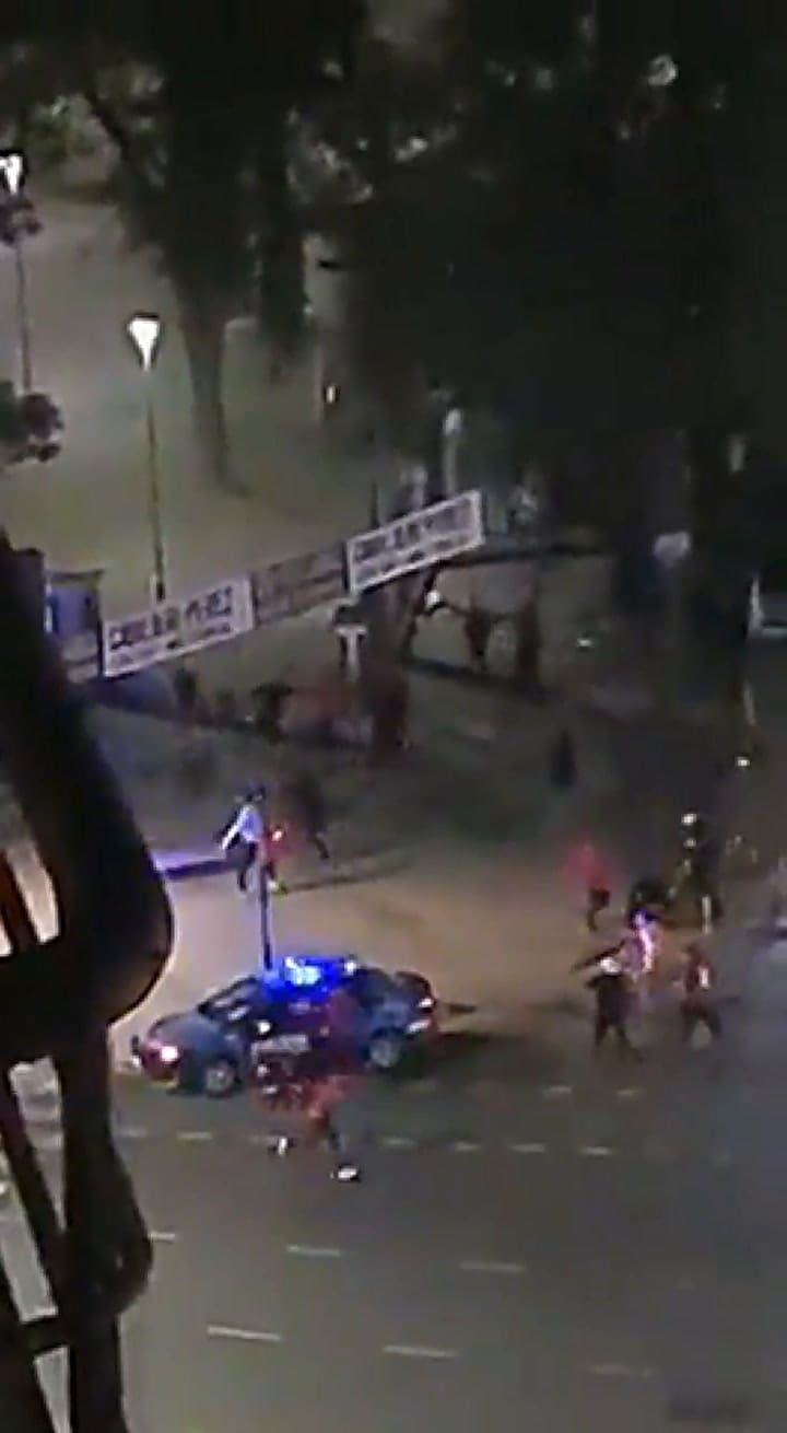 Violento enfrentamiento entre barras de Excursionistas y Defensores de Belgrano