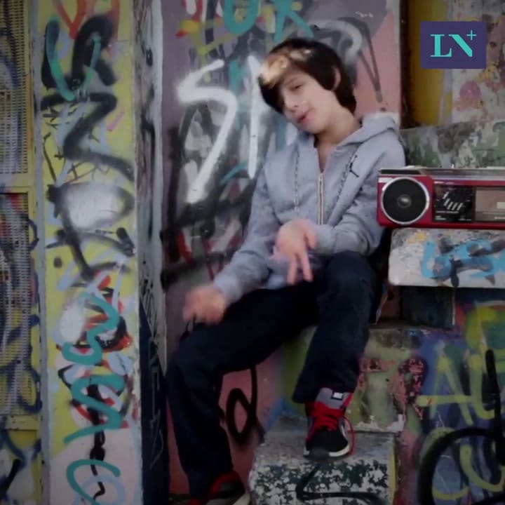 Sufrió bullying por tener síndrome de Tourette y escribió un rap para ayudar a otros
