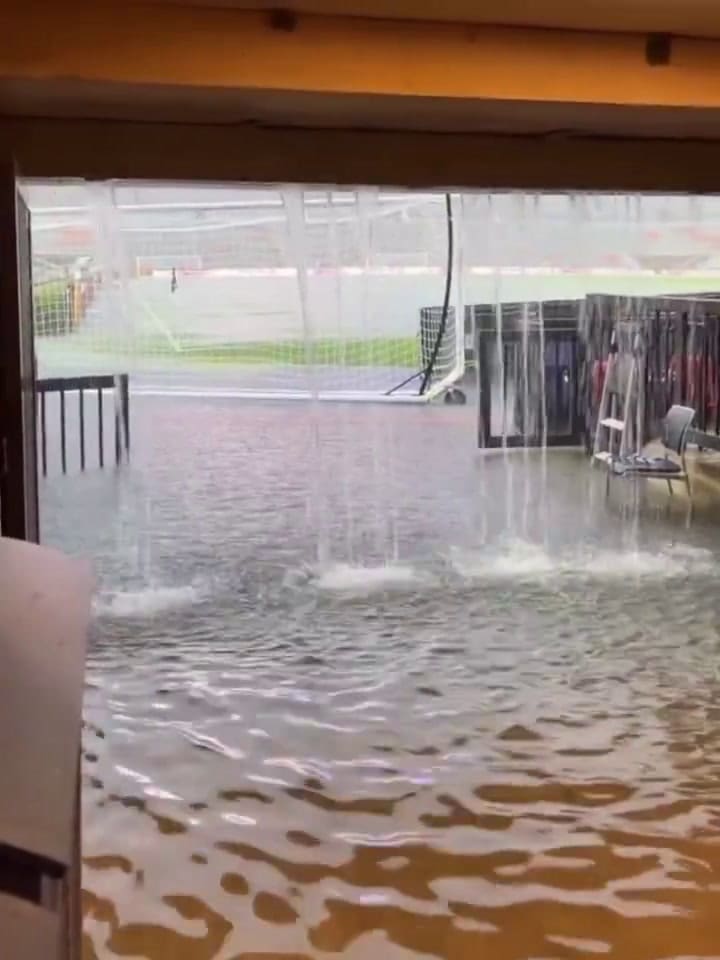 Un frente de tormenta golpea Auburn y amenaza el amistoso entre Argentina e Islandia (@GustavoYarroch)