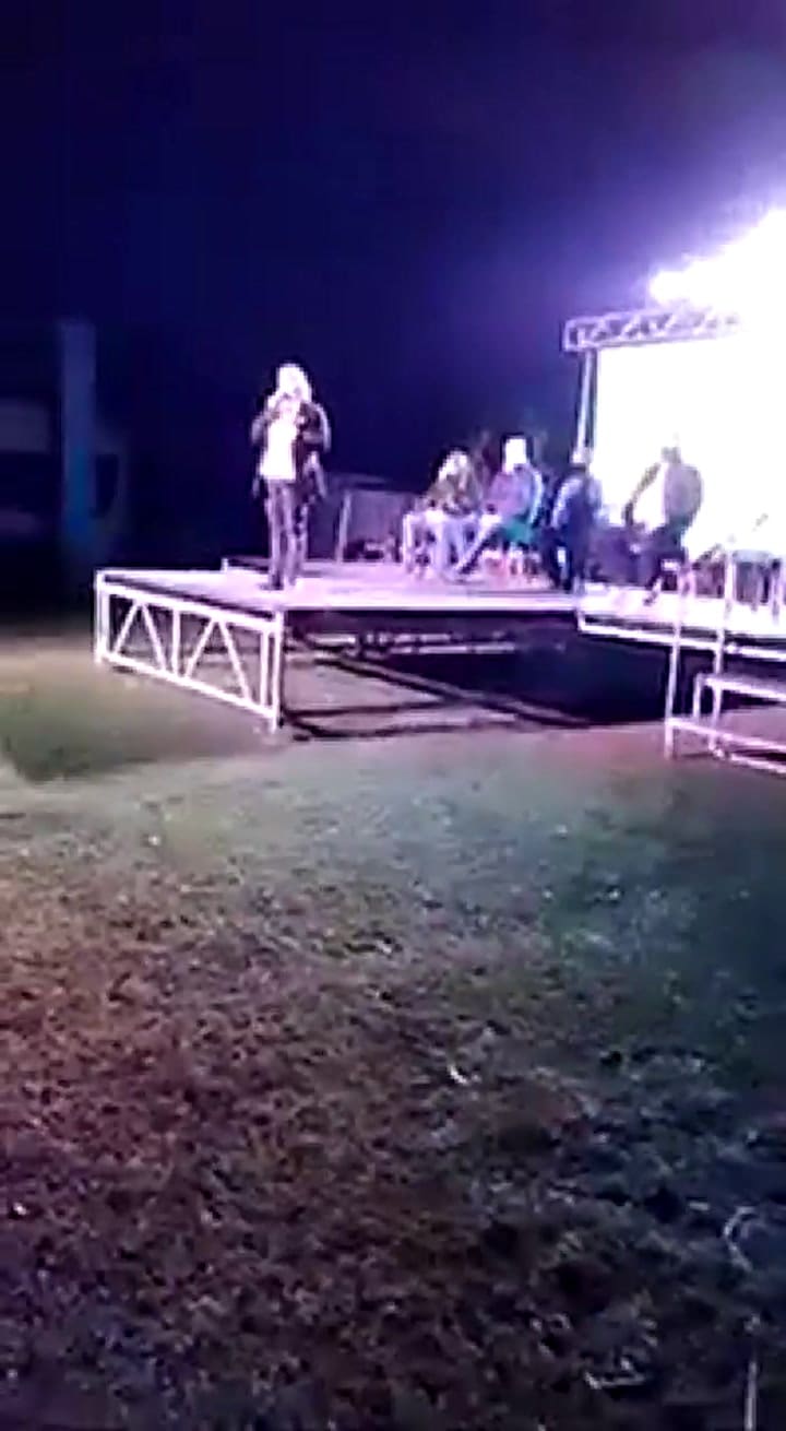 El momento en el que el diputado Arias recibe un disparo en el abdomen