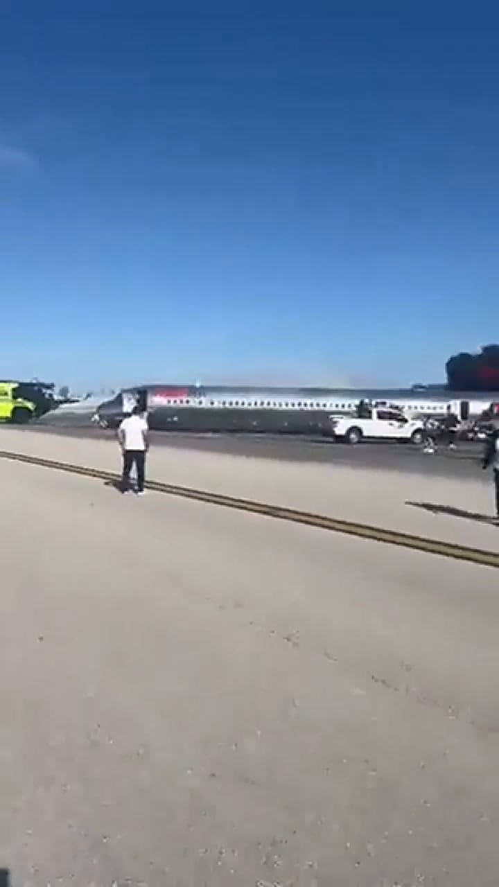 Un avión se incendió al aterrizar en el aeropuerto de Miami