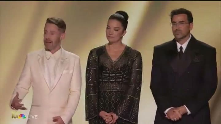 Le emoción de Macaulay Culkin en el homenaje a Catherine O’Hara en los Emmy
