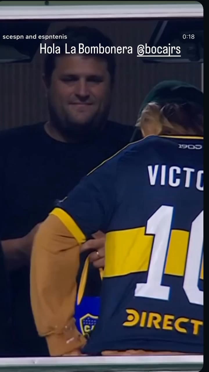 Azarenka recibió una camiseta de Boca Juniors