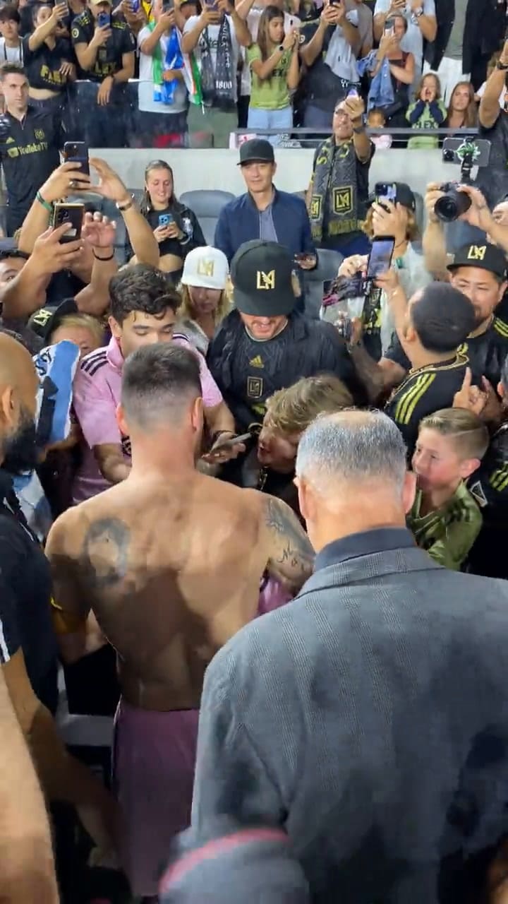 Así fue el momento inolvidable en el que Messi saludó a Owen Wilson y a sus hijos