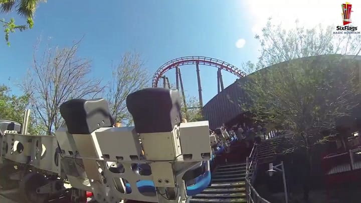 Así era la montaña rusa de Six Flags clausurada en California