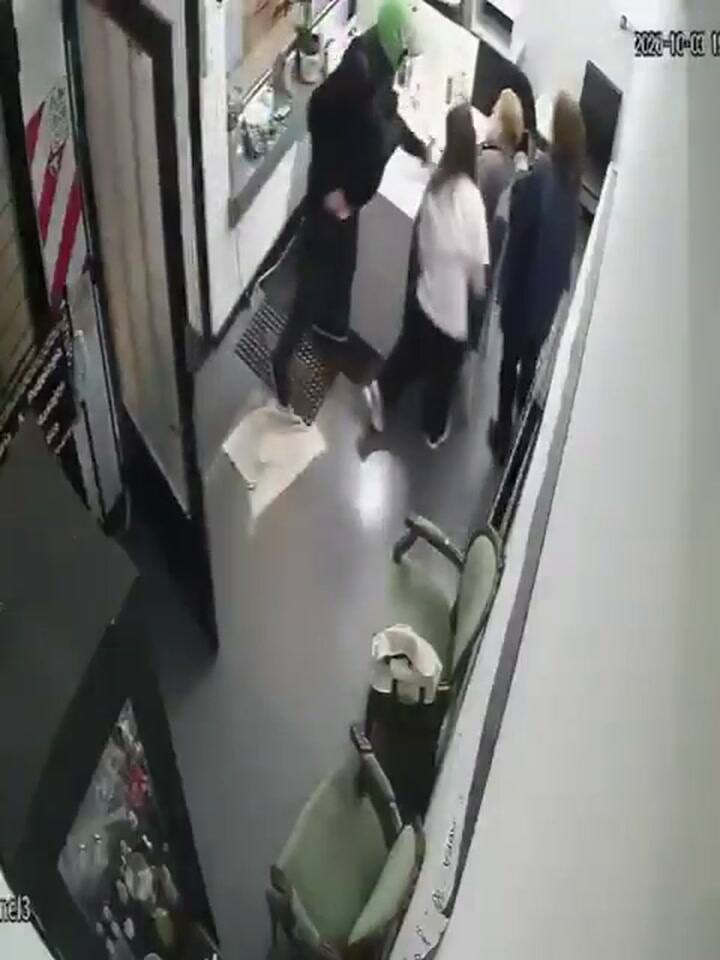 Una empleada recibió una golpiza durante el robo de una estética en pleno centro de La Plata