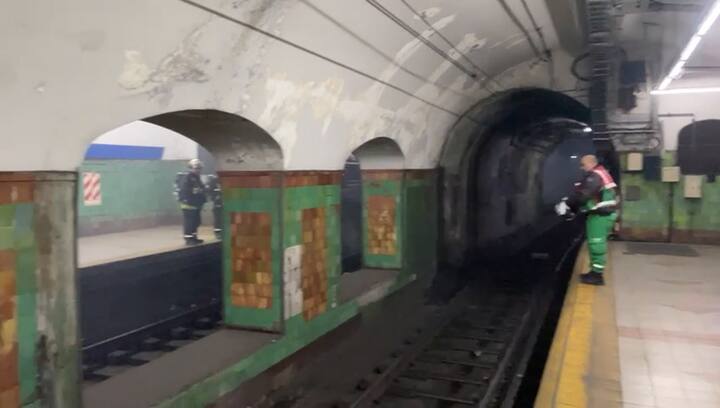 Subte. La línea C está interrumpida por presencia de humo (1)
