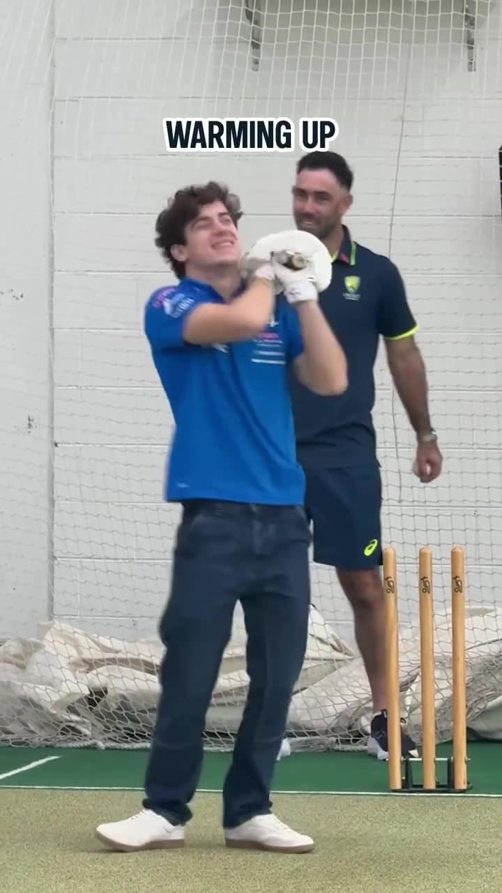 Franco Colapinto jugó al cricket en Australia