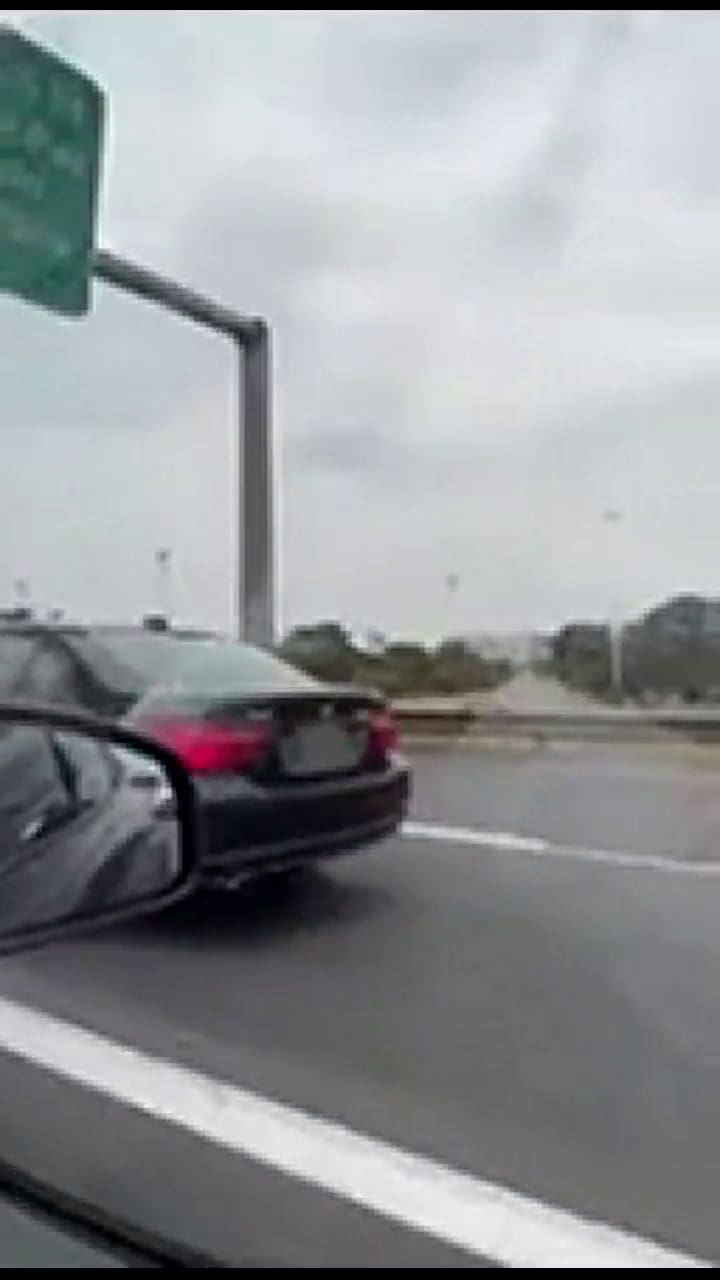 Así manejó el menor con el padre en la autopista
