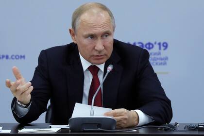 "Huawei está siendo forzada sin contemplaciones a abandonar el mercado global", dijo Putin