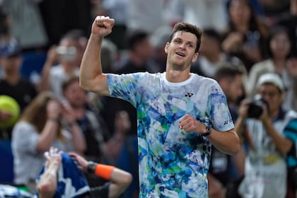 Hubert Hurkacz venció a Andrey Rublev en la final de Shanghai 2023: este año está ausente