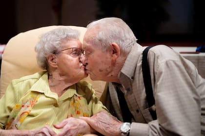 Hubert Malicote y June Napier June cumplieron ambos 99 años y están casados hace 79