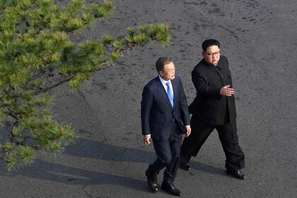Kim y Moon tomaron un paseo a solas