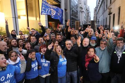 Hubo manifestaciones de gremios, piqueteros y el kirchnerismo; hoy se moviliza la izquierda