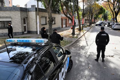 Hubo una balacera contra una casa de familia y resultó herida una beba de 11 meses. Dejaron una nota con amenazas al dueño de la casa que sería un empresario