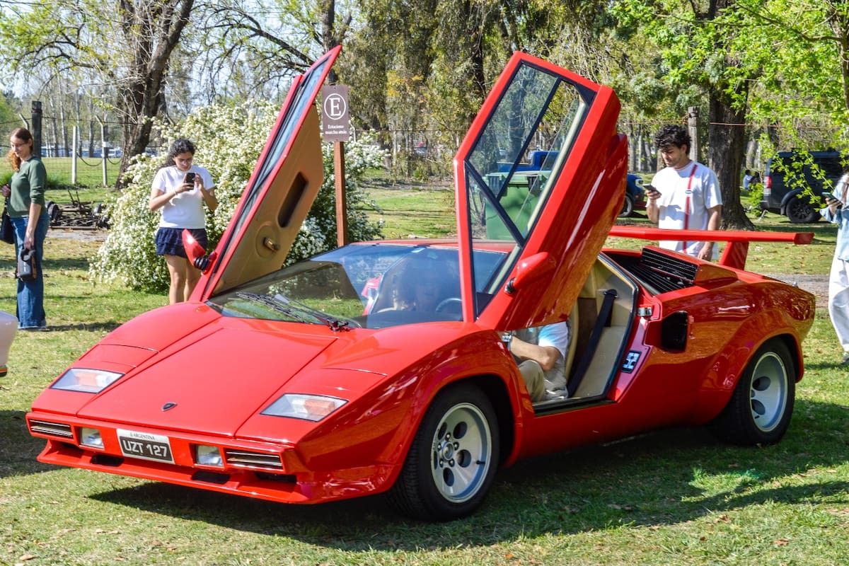 Hubo vehículos de marcas icónicas como Lamborghini