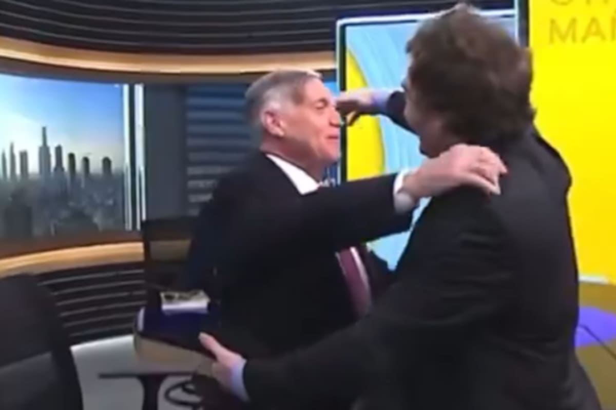 Huerta de Soto, sorprendido por Milei en un estudio de televisión