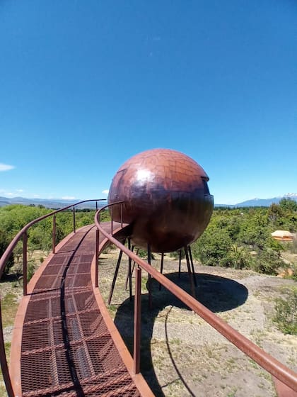 Huevo de dragón, el alojamiento en pleno valle de Chubut