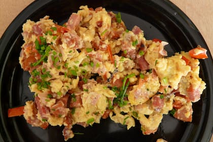 Huevos al curry con jamón.