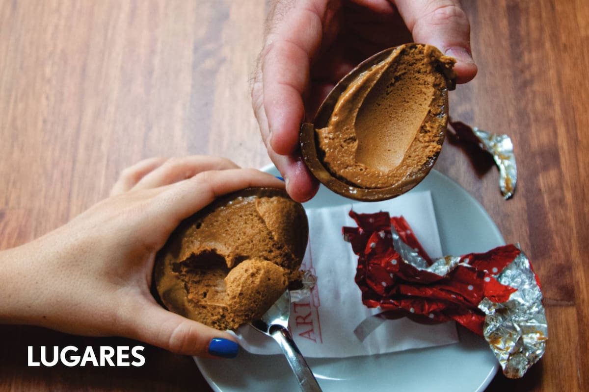 Huevos de pascua rellenos de helado.