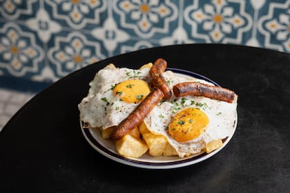 Huevos Rotos con Chistorra de Casa Luis