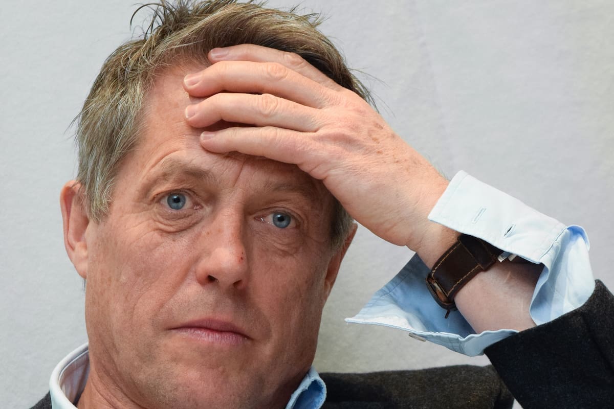 Hugh Grant será un repelente historiador en el falso documental de Netflix