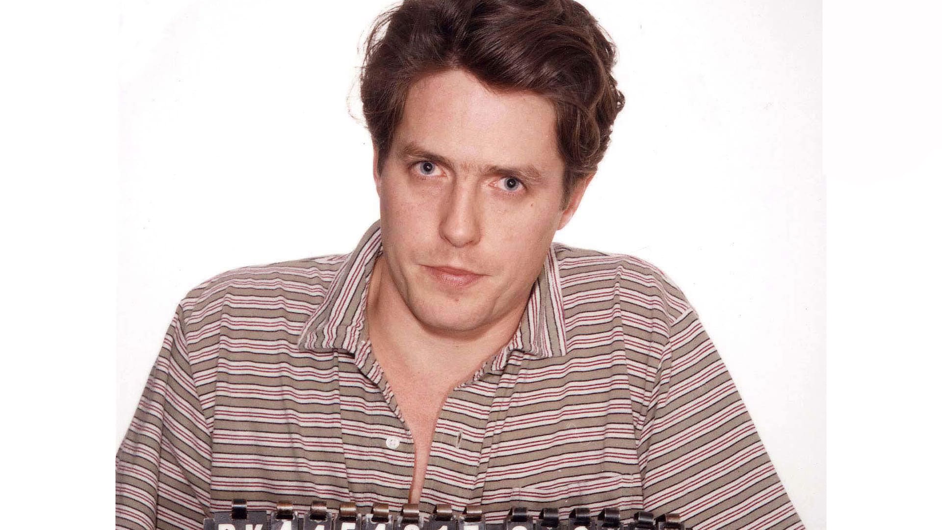Hugh Grant: una traición que casi le cuesta la carrera, su teoría sobre la monogamia y el amor que lo salvó de ser “un viejo triste y solitario”