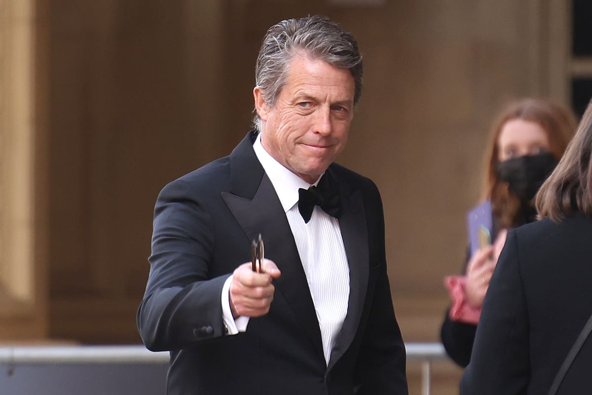 Hugh Grant y Elizabeth Hurley