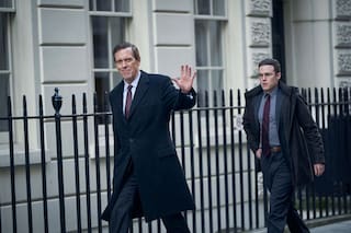 Hugh Laurie como un político arrogante y la gran oportunidad de Sebastian Stan