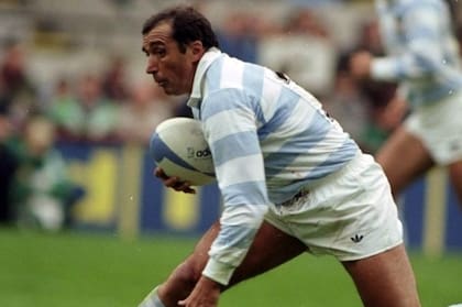 El excapitán de Los Pumas afirmó que el seleccionado argentino de rugbi se quedó corto con el homenaje a Diego
